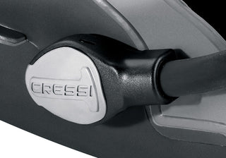 special strap to meet the needs of the most demanding divers