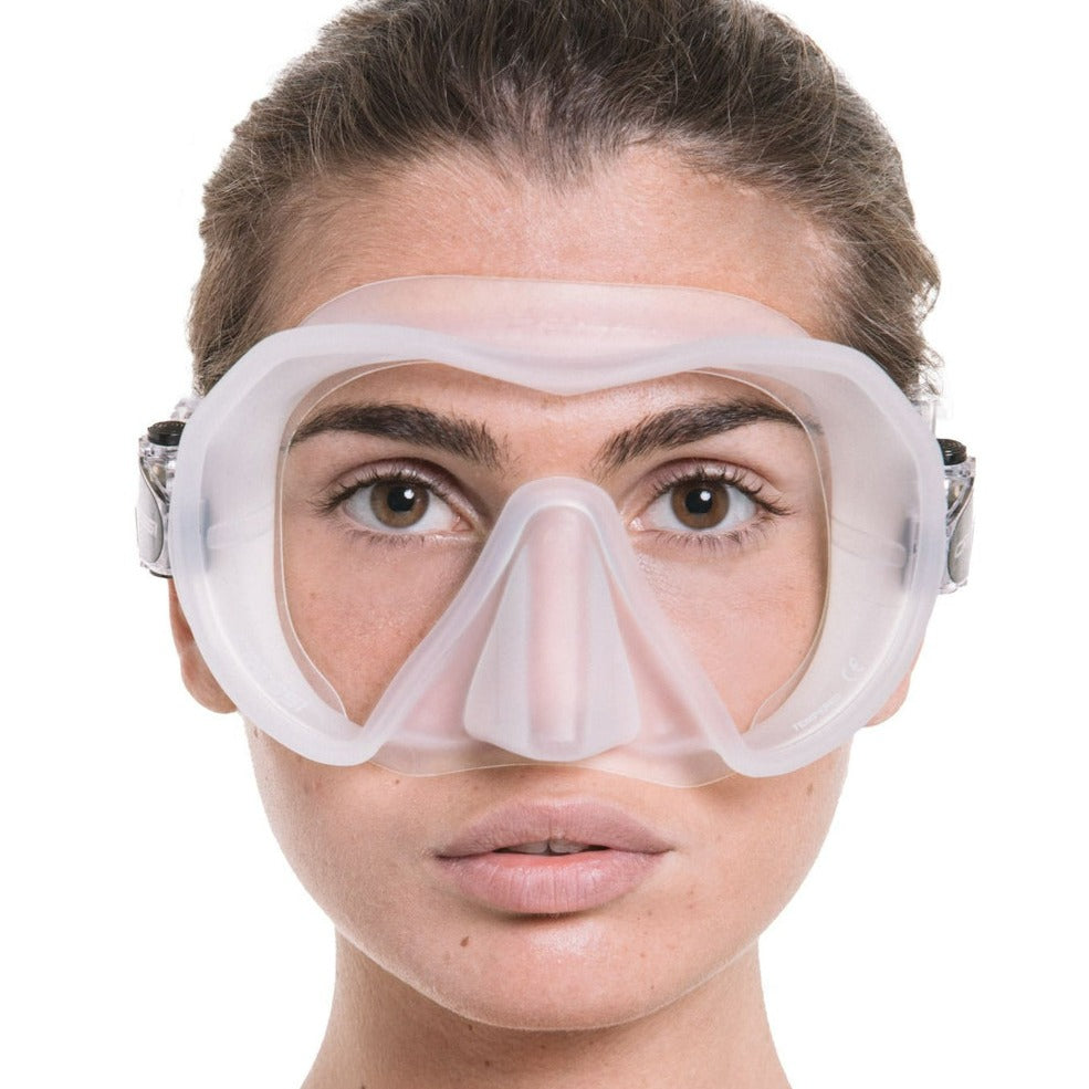 Cressi Z1 white worn by a woman